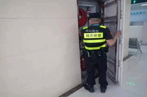 龍泉區(qū)醫(yī)院 日常消防排查